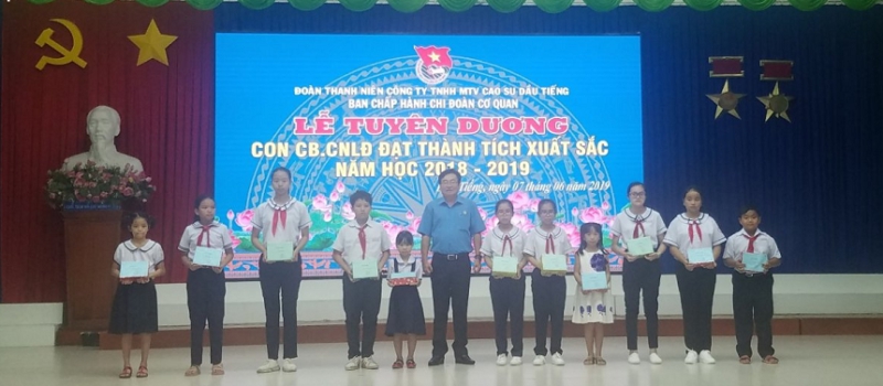 Đoàn Nông trường Trần Văn Lưu phối hợp tổ chức Lễ phát động Tháng hành động vì trẻ em và khai mạc hè năm 2019