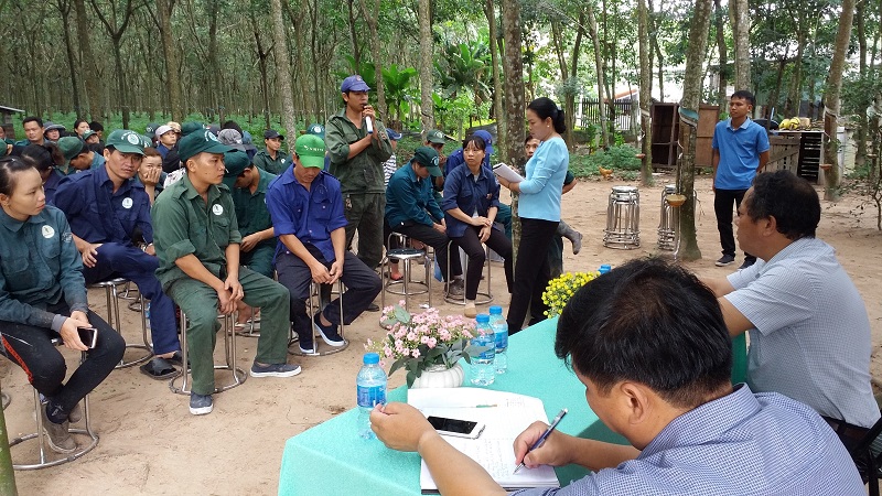 Công đoàn Cao su Dầu Tiếng gặp gỡ công nhân lao động nông trường Cao su Long Tân