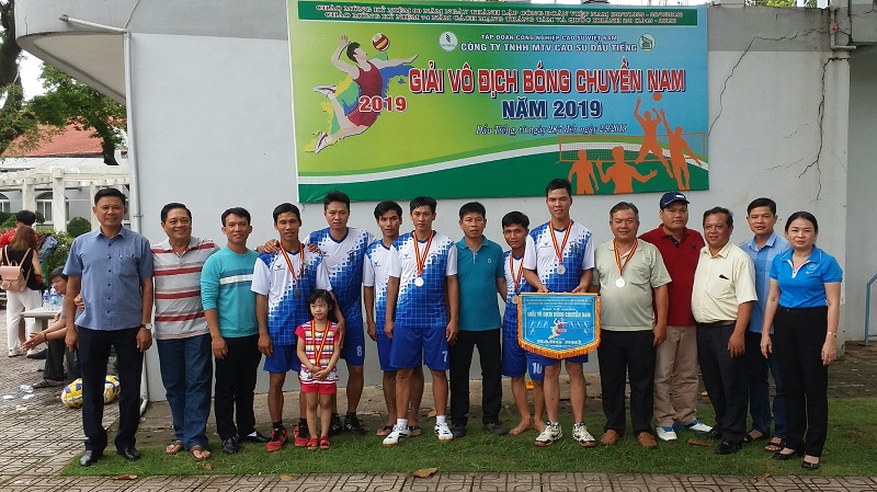 Phòng TTBV Công ty đạt cúp vô địch giải bóng chuyền nam Cao su Dầu Tiếng năm 2019