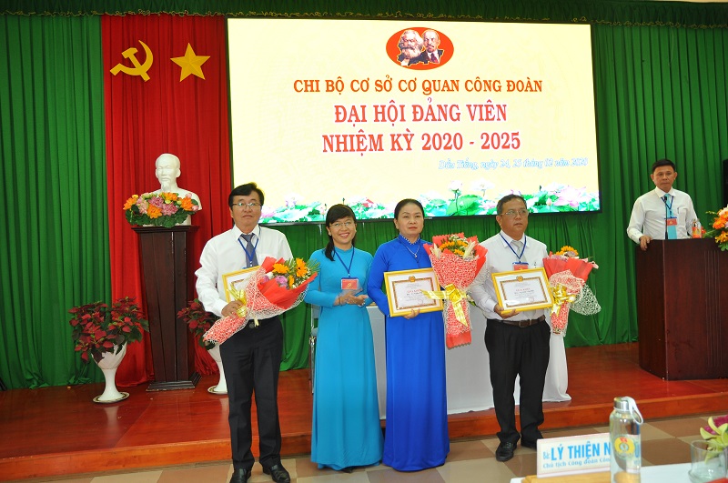 Đại hội Chi bộ cơ sở cơ quan Công đoàn nhiệm kỳ 2020 - 2025