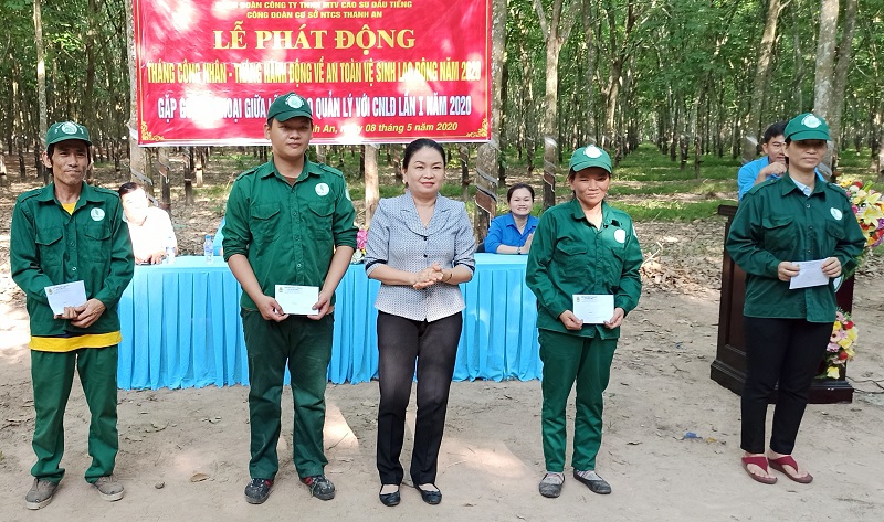 Công đoàn nông trường Thanh An và nông trường Bến Súc ra quân tháng công nhân và tháng hành động về An toàn vệ sinh lao động năm 2020