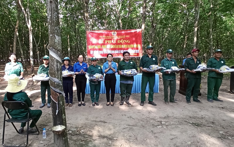 Công đoàn nông trường Thanh An và nông trường Bến Súc ra quân tháng công nhân và tháng hành động về An toàn vệ sinh lao động năm 2020