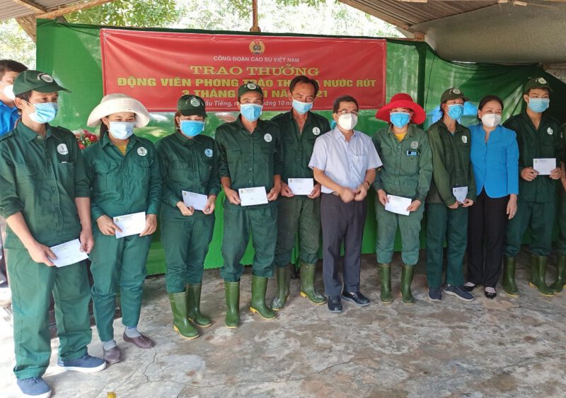 Công đoàn Cao su Việt Nam khen thưởng, động viên phong trào thi đua nước rút 3 tháng cuối năm 2021 tại Công ty TNHH MTV Cao su Dầu Tiếng