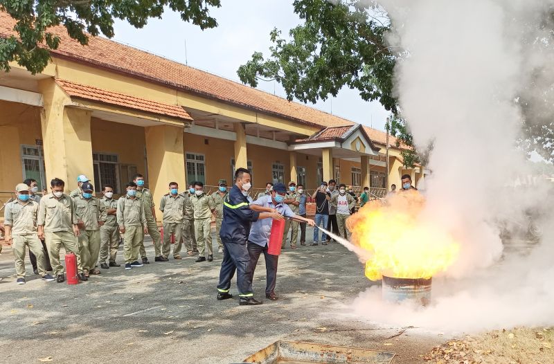 Cao su Dầu Tiếng huấn luyện công tác Phòng cháy Chữa cháy - Cứu hộ Cứu nạn trong công nhân viên, người lao động năm 2022