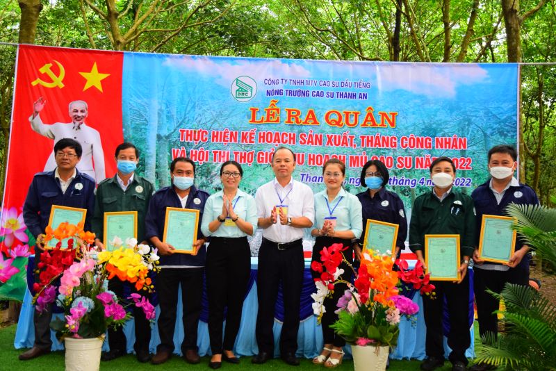 Nông trường Thanh An: Nhiều cá nhân, tập thể xuất sắc tại hội thi thợ giỏi thu hoạch mủ cao su năm 2022