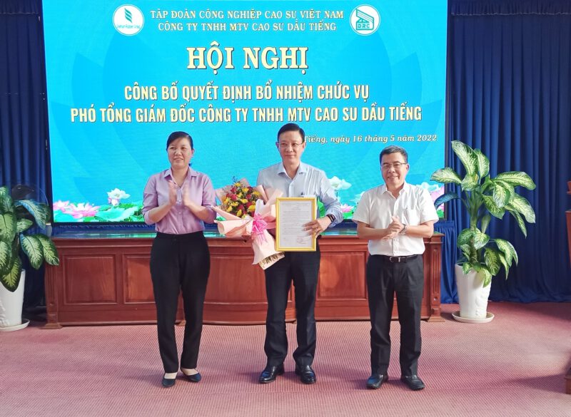 Cao Su Dầu Tiếng công bố các quyết định giao nhiệm vụ cán bộ