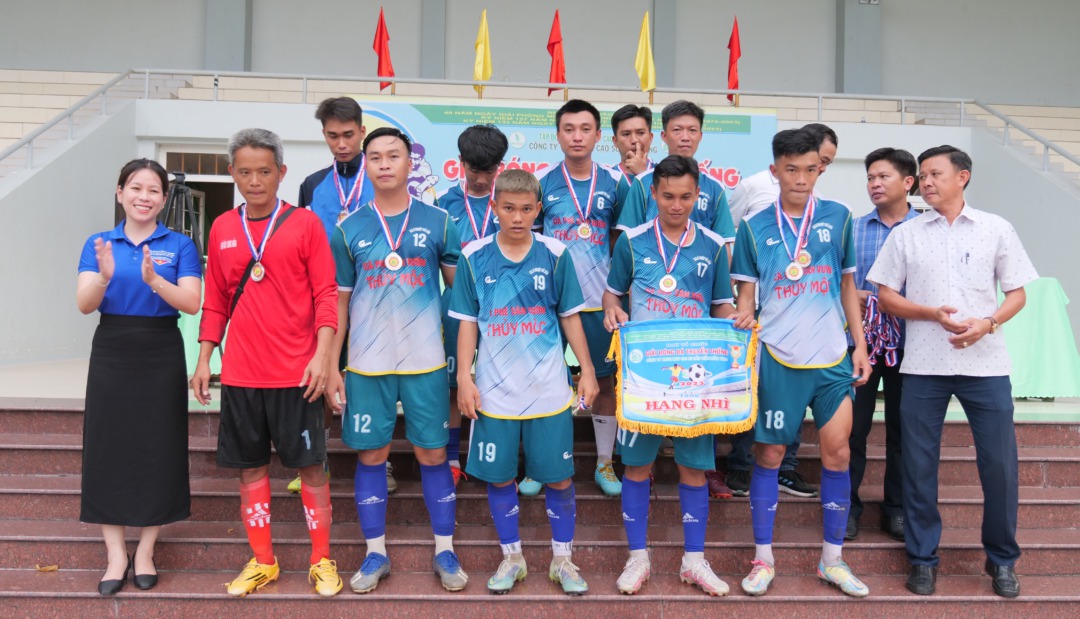 Đạt Cúp mùa giải 2023, nông trường Trần Văn Lưu giữ vững ngôi vô địch