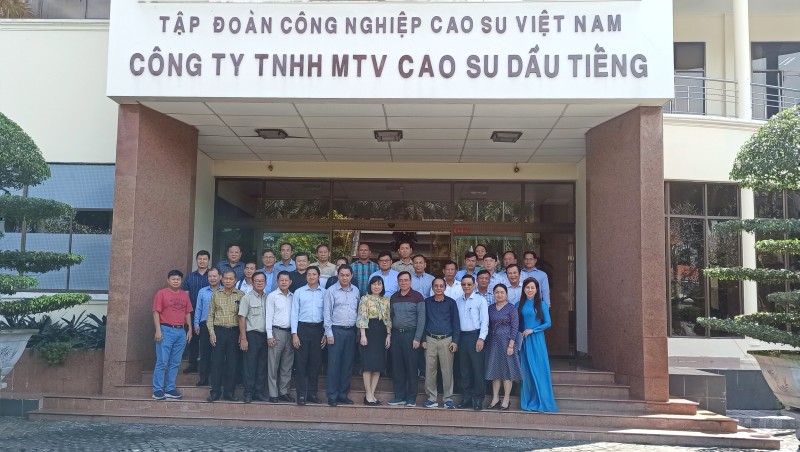 Đoàn công tác Campuchia đến thăm và làm việc với Cao su Dầu Tiếng